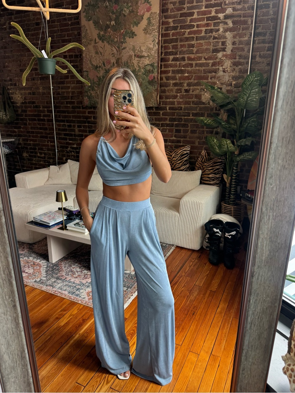 Chic Matching CO-ORD Light Blue Wide-Leg Set - Picture 6 of 16